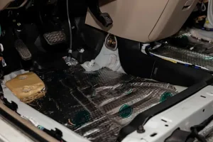 دمپینگ خودرو چیست و چه نقشی در کاهش صدا و آرامش کابین دارد؟