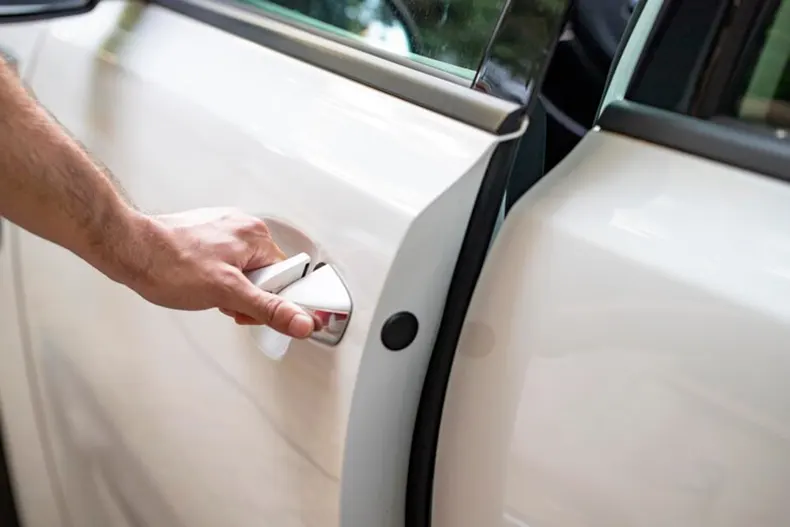 نحوه صداگیری درب خودرو: راهنمای جامع برای کابین آرام